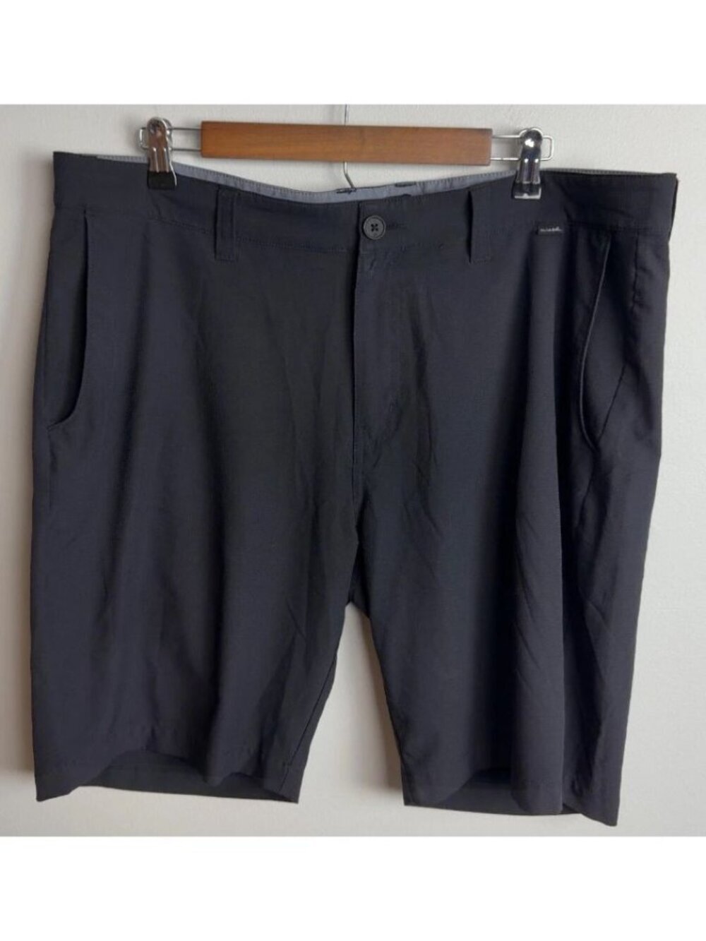 TravisMathew Black Performance Shorts Size 38 Golf Athletic Wear Men’s